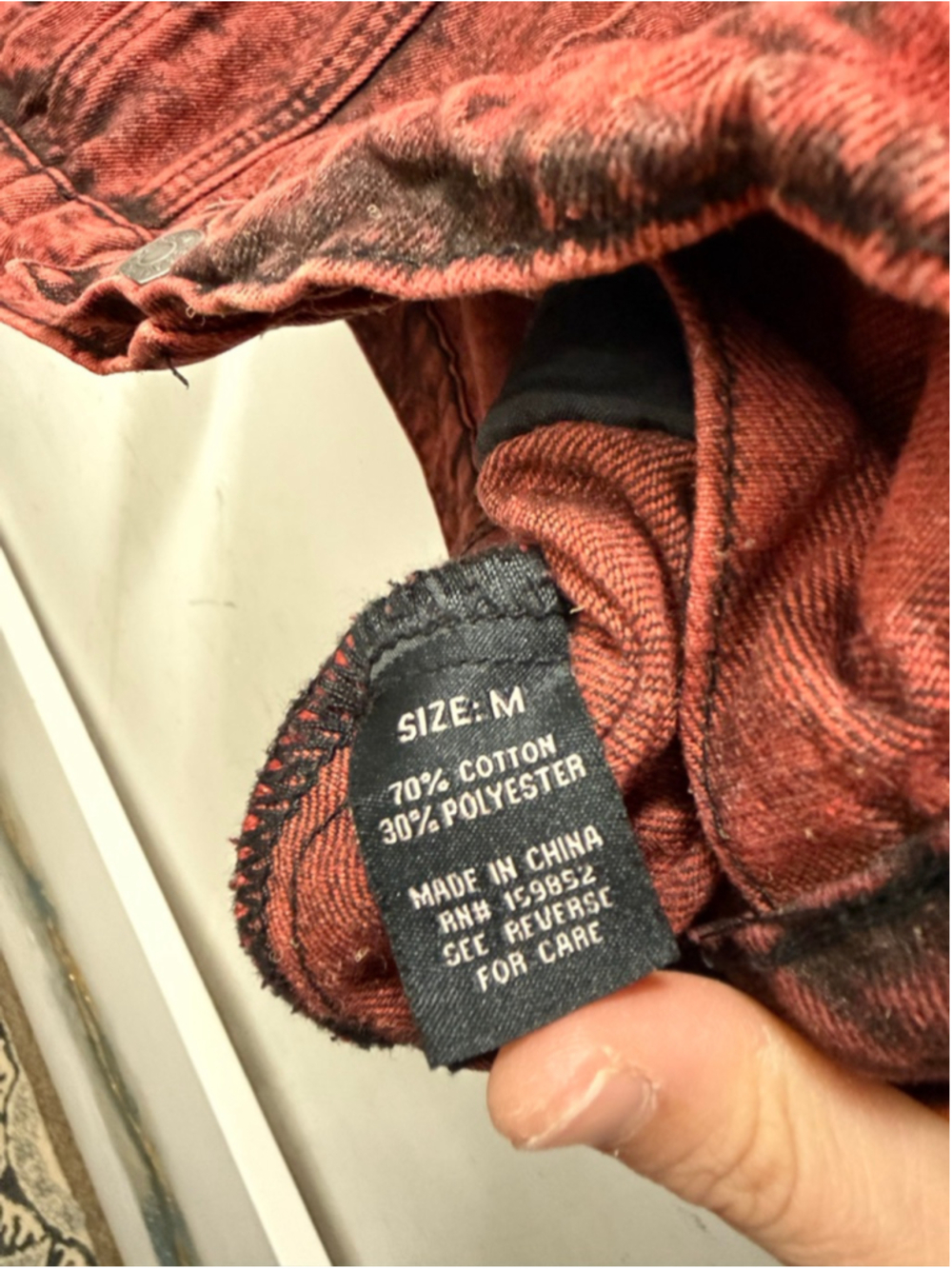Women's SMOKEFISH Red Black Acid Wash Jean Jacket M - Picture 3 of 4